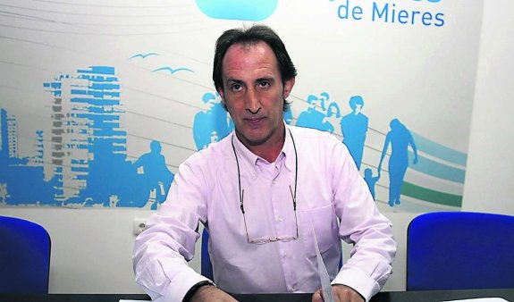 José Manuel Rodríguez, portavoz del PP de MIeres. :: J. M. PARDO