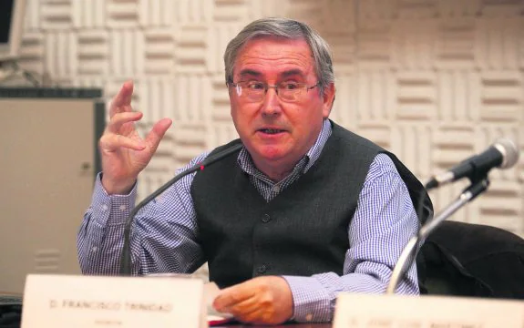 Francisco Trinidad, en el transcurso de una conferencia. 