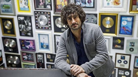 La Policía investiga a Melendi por jugar al poker en un casino clandestino