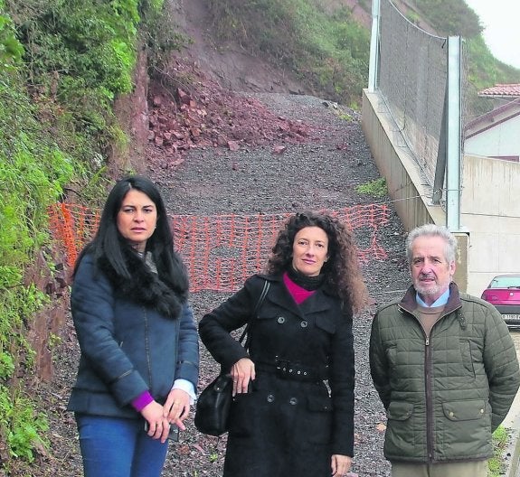 Carmen Fernández, Susana Corredor y Juan Jamar, ayer. 