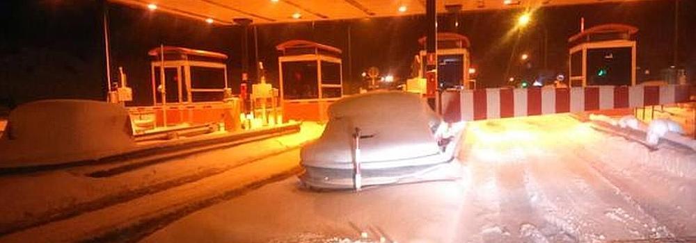 Estado de la autopista del Huerna a las siete y media de la tarde, en el momento del cierre. 