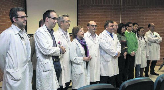 Algunos de los investigadores del Hospital de Jove y la Universidad de Santiago que participaron en el estudio. 