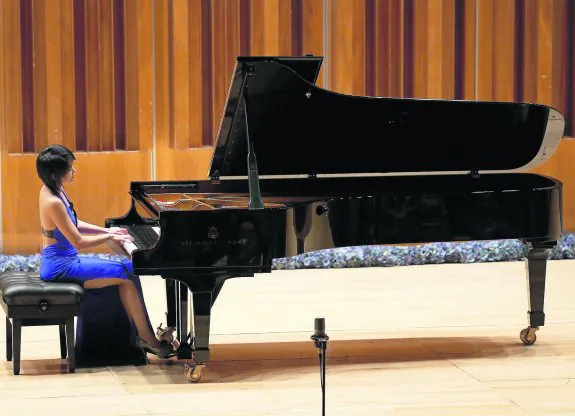 La joven pianista china Yuja Wank, en el Auditorio de Oviedo. 