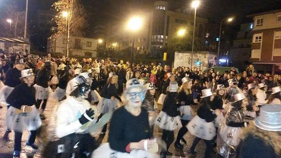 Participantes en el desfile.