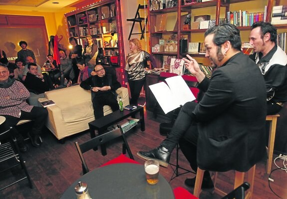 Jorge Alonso presenta su libro en Oviedo