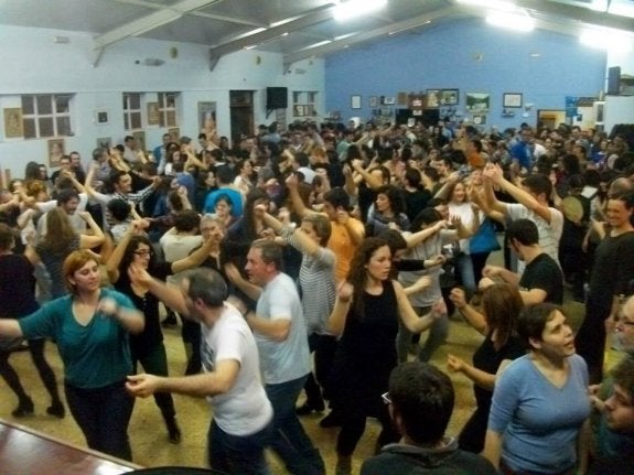 Animada participación en la nueche de La Nueva. :: E. C.