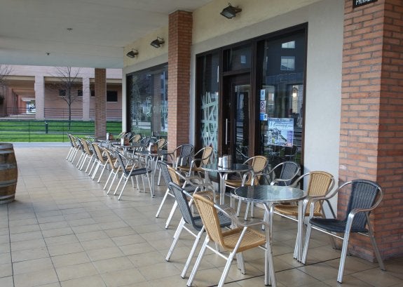 Cafetería de la calle Les Cigarreres donde robaron la máquina. 