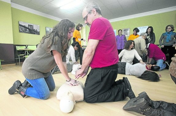 La Escuela de Idiomas aprende a salvar vidas