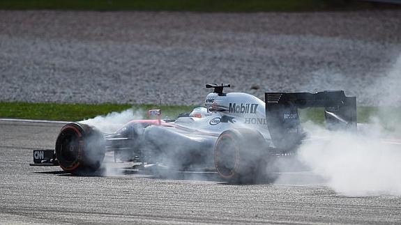 Fernando Alonso, 16º en su debut con McLaren