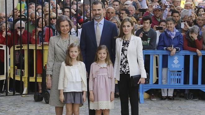 ¿Importa si la falda de Leonor era demasiado corta?