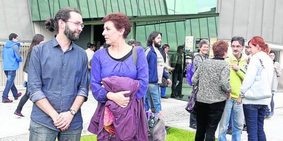 Podemos, con los empleados del Matadero Central