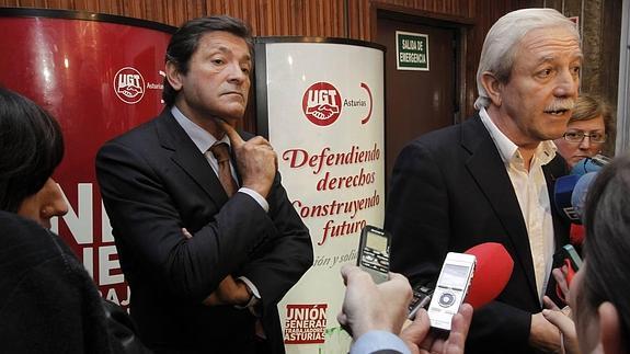Javier Fernández y Justo Rodríguez Braga, durante su comparecencia. 