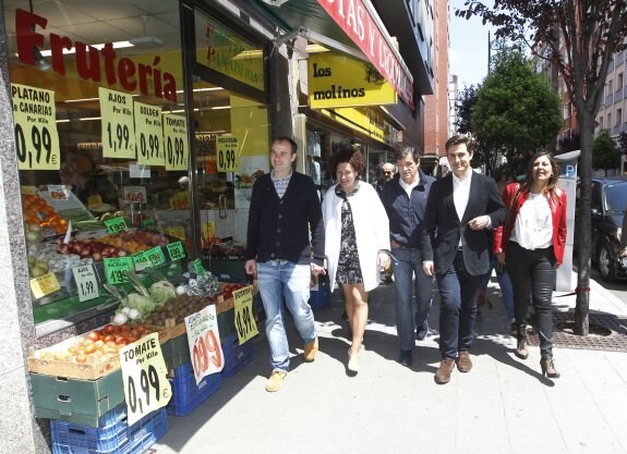 César González, Paula Fernández, Javier Fernández, José Mª Pérez y Marina Pineda, en Magnus Blikstad. 