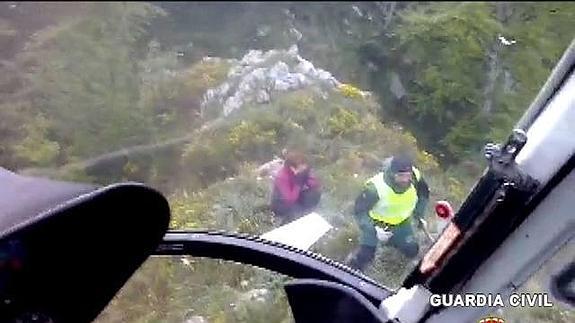 Rescatan a una pareja de senderistas en Picos de Europa
