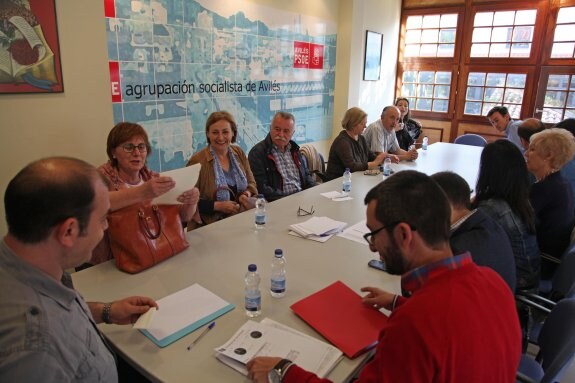 La reunión de la ejecutiva local del PSOE para analizar los resultados electorales.