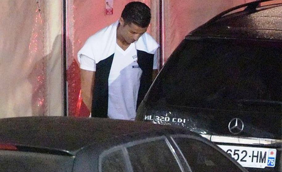 Cristiano Ronaldo, pillado orinando en una calle de Saint Tropez
