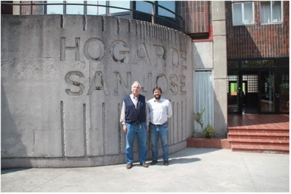 Jaime Moreno y Rafael Piñera a las puertas de la fundación. 