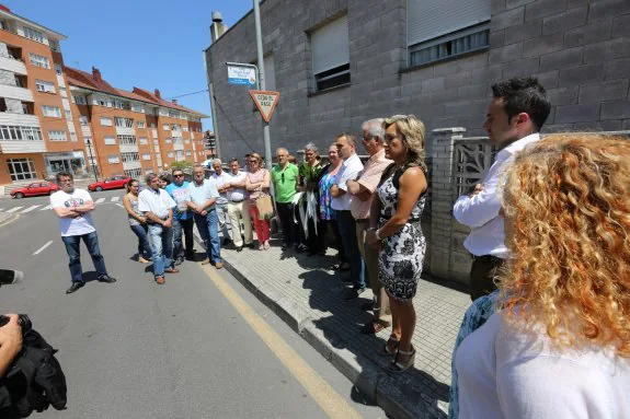 La corporación y vecinos conmemoraron el aniversario de la muerte de Miguel Ángel Blanco. 