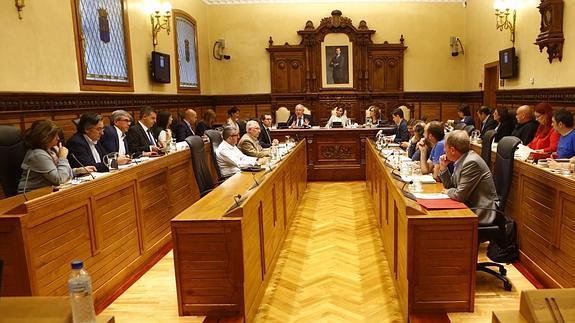 El Ayuntamiento de Gijón aprueba por unanimidad su plan de choque anticrisis
