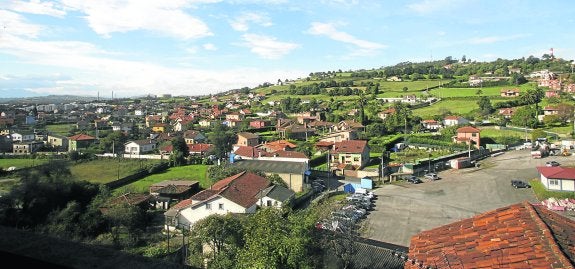 Vista panorámica de la parroquia de Jove, una de las más afectadas por la emisión de contaminantes. 