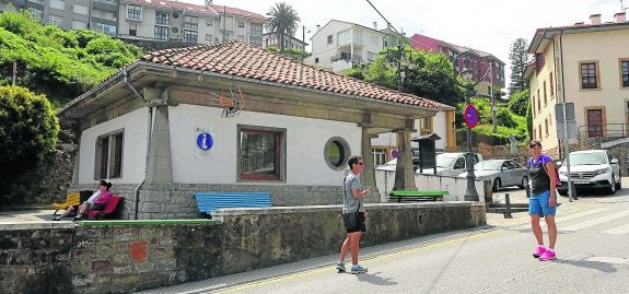 La previsión es abrir el nuevo consultorio médico de Lastres en el inmueble que ocupaba la oficina de turismo de la localidad.