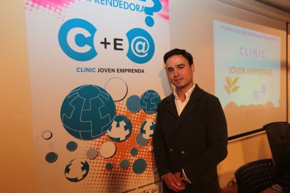El empresario Alejandro Díaz, ayer, en el Clinic. 