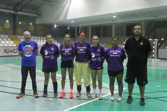 De izquierda a derecha, Luis Magallanes, Marizza Faría, Susana Celorio, Merche Fernández, Noelia y Ailén. 