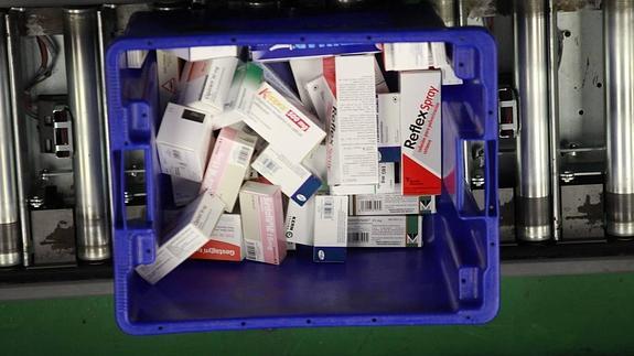Un cajón de medicamentos en la sede de Cofas.