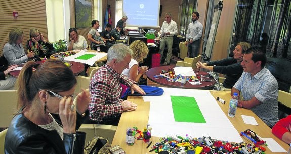 Encuentro de agentes sociales para el diseño de la estrategia del Leader en el Caudal 