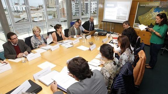 Reunión, esta tarde, del observatorio sobre la calidad del aire en la Zona Oeste de Gijón.