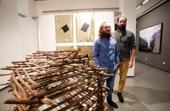 Corbato y Carpio inauguaron ayer en Borrón su exposición de AlNorte. 