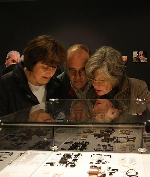 Una de las exposiciones de azabache organizadas en Villaviciosa. 