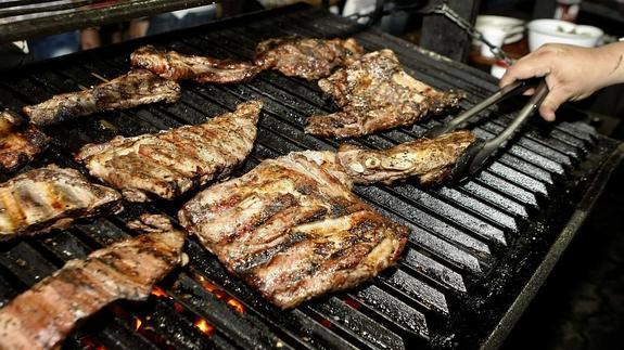 «No hay razón para que baje el consumo de carne en España», sostiene el Gobierno