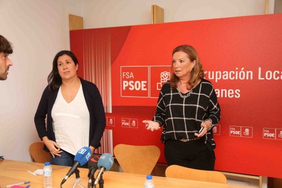 Esther Bustillo y Dolores Álvarez Campillo comparecieron ayer en rueda de prensa para abordar varios temas de actualidad relacionados con la justicia. 
