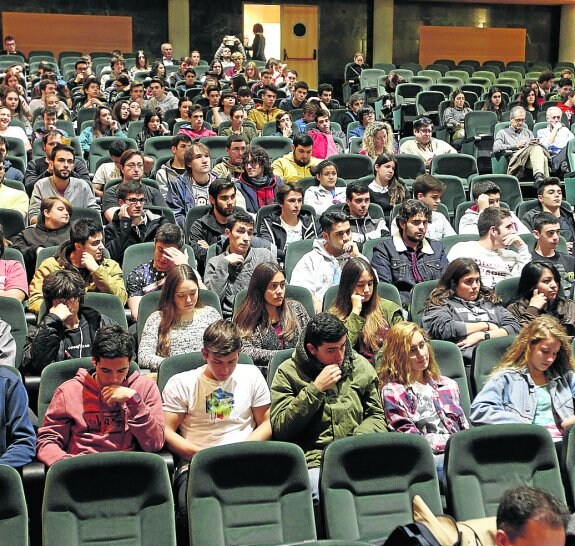 Público asistente a la segunda jornada del FIMP TECH, celebrado en Gijón. 