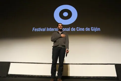 Nabil Ayouch, ayer, durante la presentación de su película en el Jovellanos. 