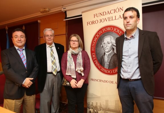 Moratinos, García-Arango, la edil Cecilia Tascón y Vázquez. 