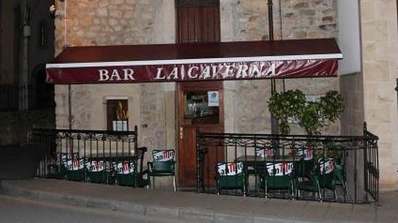 El bar La Caverna ha sido uno de los lugares a los que han accedido los ladrones en los últimos días en Nueva. 