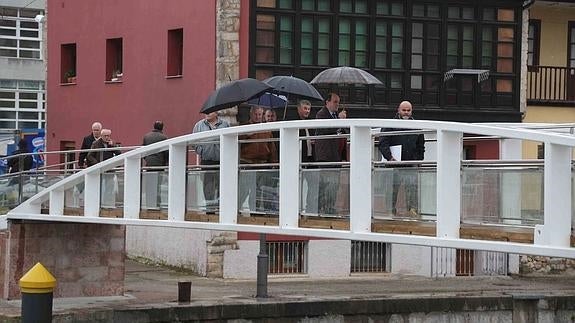 Nueva pasarela del puerto de Llanes.