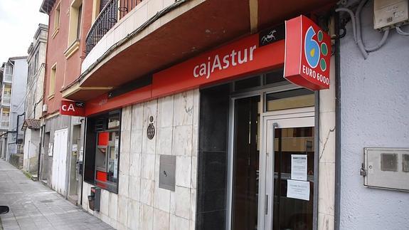 Sucursal atracada en Mieres