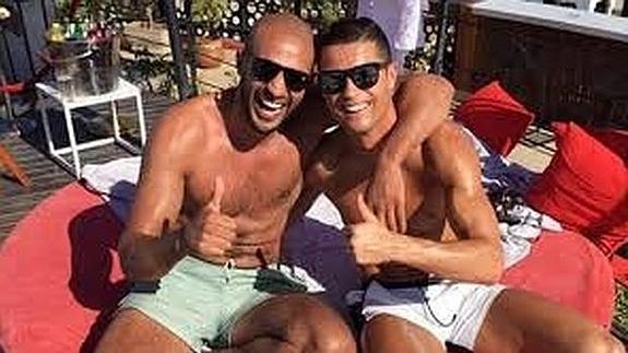 Cristiano Ronaldo y su amigo Badr Hari. 