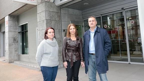 Vipasa y Emvisa entregan a víctimas de maltrato cuatro viviendas de emergencia social