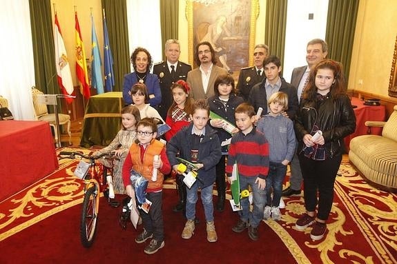 Arte infantil sobre la Policía Local