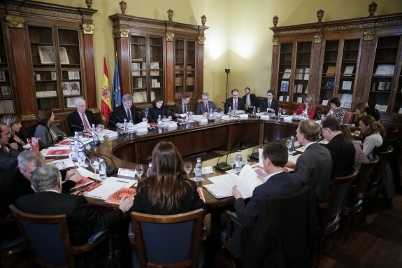Reunión del pleno de la Comisión Nacional del IV Centenario de la muerte de Cervantes. 
