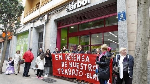 Podemos exige al Principado «implicación activa» con la plantilla de El Árbol