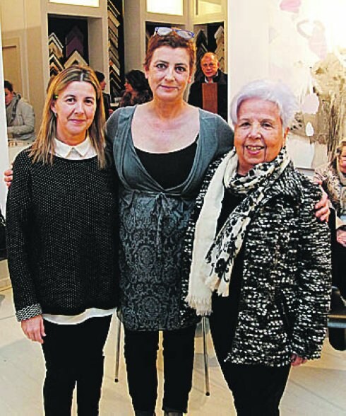 Ángeles Caso, con Arancha Osoro y Conchita Quirós. 