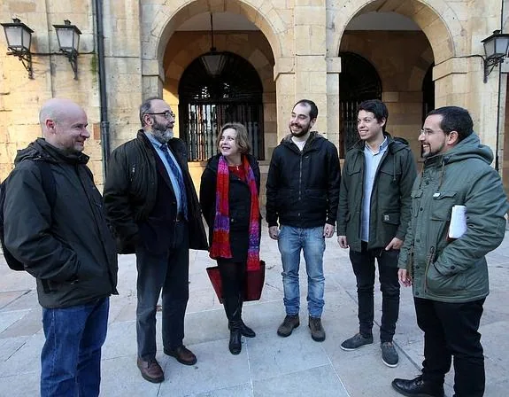 Luis Huerta, Xoxé Bernello, Ana Taboada, Héctor Pernavieja, Segundo González y Sergio Pascual. 