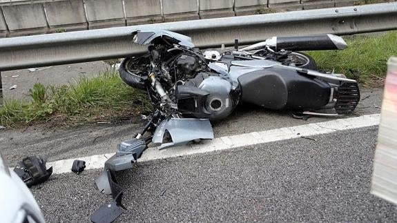 Estado en el que quedó la moto siniestrada.