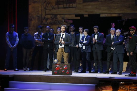 'La piedra oscura' se llevó el premio al mejor espectáculo de teatro, además de otros cuatro galardones. 