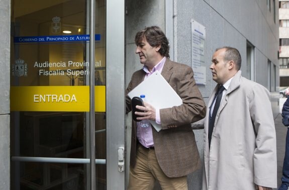 Alfonso Carlos Sánchez Sánchez, accediendo a  la Audiencia Provincial.  